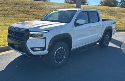 New 2025 Nissan Frontier PRO-4X w/ Pro Convenience Package