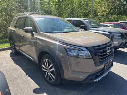 Used 2023 Nissan Pathfinder Platinum w/ Black Appearance Package