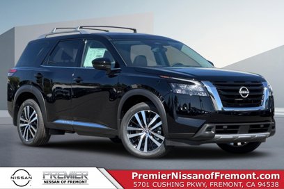 New 2025 Nissan Pathfinder Platinum w/ Cargo Package