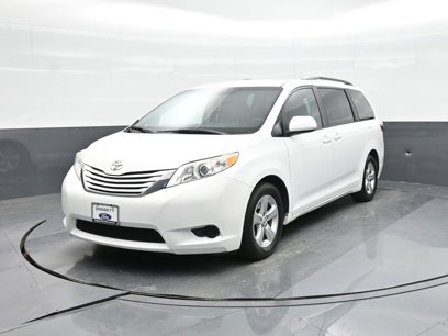 Used 2017 Toyota Sienna LE