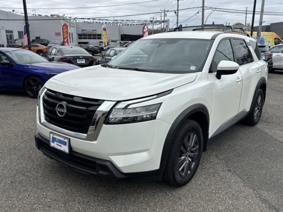 Used 2022 Nissan Pathfinder SV