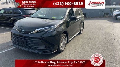 Used 2021 Toyota Sienna LE