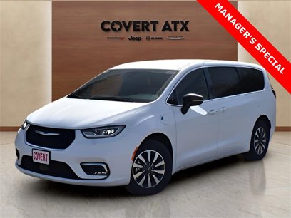 New 2025 Chrysler Pacifica Select