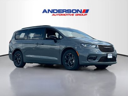 New 2025 Chrysler Pacifica Premium