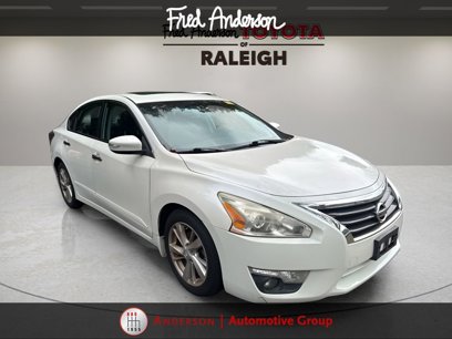 Used 2015 Nissan Altima 2.5 SV w/ Convenience Package
