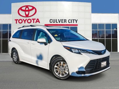 Certified 2025 Toyota Sienna LE