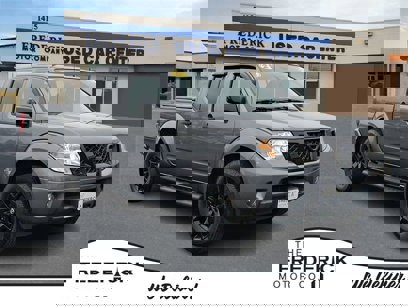 Used 2021 Nissan Frontier SV w/ Midnight Edition Floor Mats