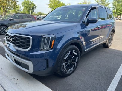 Used 2023 Kia Telluride S w/ S Sunroof Package