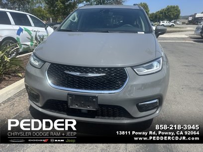 Used 2022 Chrysler Pacifica Touring-L