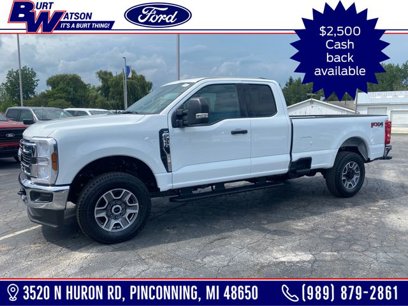 New 2025 Ford F350 XLT w/ FX4 Off-Road Package