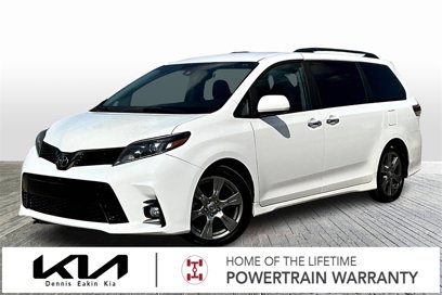 Used 2018 Toyota Sienna SE