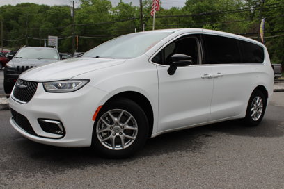 Used 2024 Chrysler Pacifica Touring-L