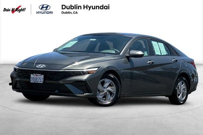 Certified 2025 Hyundai Elantra SE