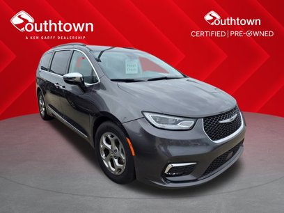 Used 2023 Chrysler Pacifica Limited