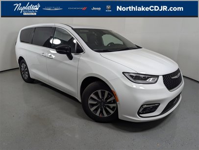 New 2025 Chrysler Pacifica Select