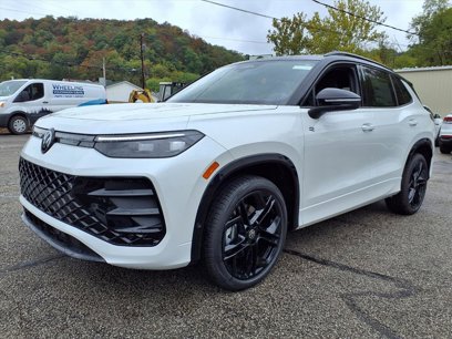 New 2025 Volkswagen Tiguan SE R-Line