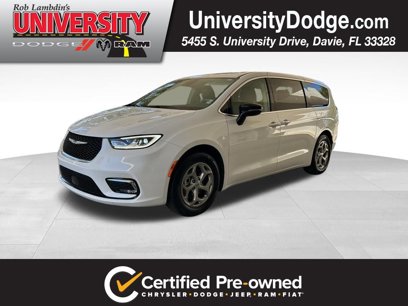 Certified 2024 Chrysler Pacifica Limited
