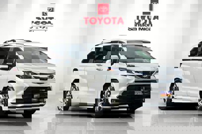 New 2025 Toyota Sienna XLE