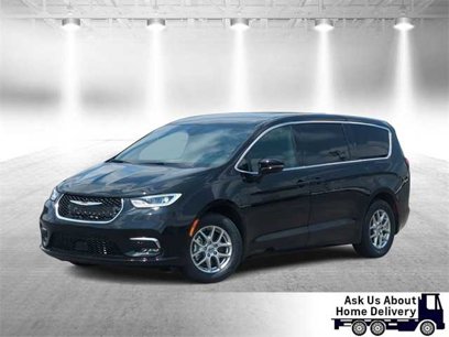 Used 2024 Chrysler Pacifica Touring