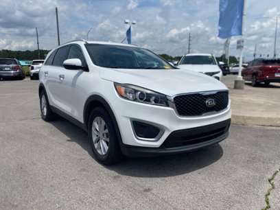 Used 2017 Kia Sorento LX w/ LX Convenience Package