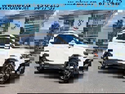 New 2025 Volkswagen Taos SE
