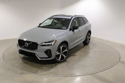 New 2025 Volvo XC60 T8 Ultra w/ Climate Package