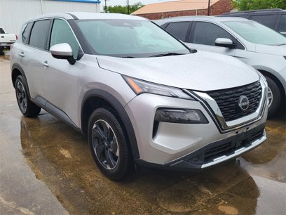 Used 2024 Nissan Rogue SV
