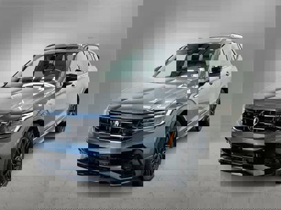 Certified 2022 Volkswagen Tiguan SE R-Line