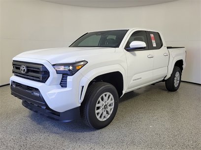 New 2024 Toyota Tacoma SR5