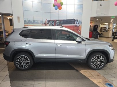 New 2025 Volkswagen Taos SE