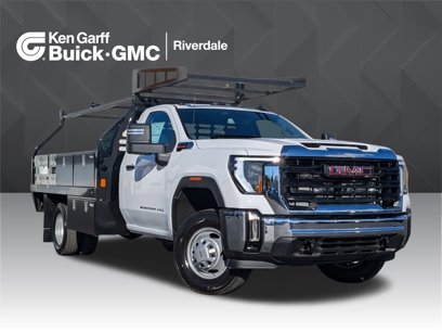New 2025 GMC Sierra 3500 Pro w/ Convenience Package