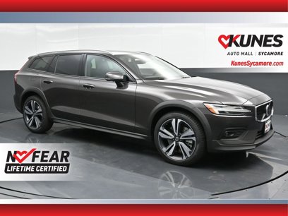 New 2025 Volvo V60 B5 Cross Country Plus w/ Protection Package Premier