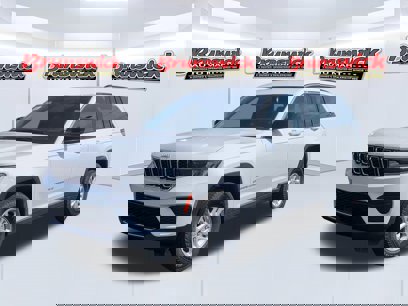 New 2025 Jeep Grand Cherokee Laredo