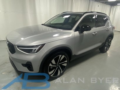 Used 2025 Volvo XC40 B5 Plus