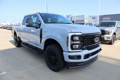 New 2025 Ford F250 Lariat w/ Black Appearance Package