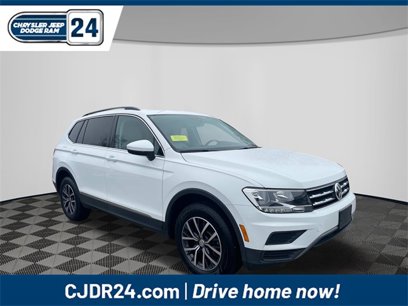 Used 2020 Volkswagen Tiguan SE w/ Panoramic Sunroof Package