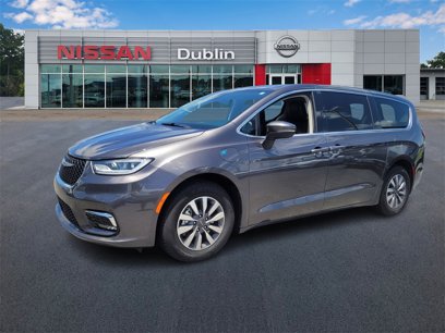 Used 2023 Chrysler Pacifica Touring-L