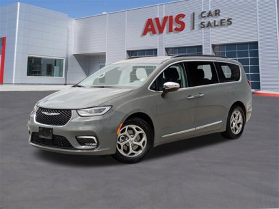 Used 2023 Chrysler Pacifica Limited