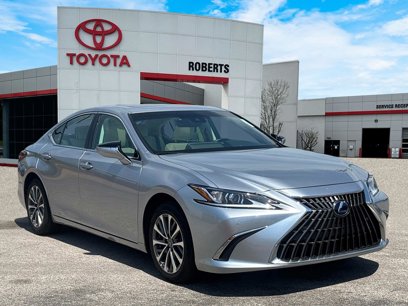 Used 2022 Lexus ES 300h w/ Premium Package