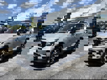 New 2025 Volvo XC40 B5 Plus w/ Protection Package Premier
