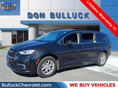 Used 2023 Chrysler Pacifica Touring-L