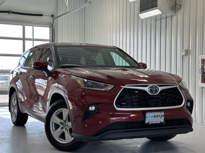 Used 2021 Toyota Highlander LE