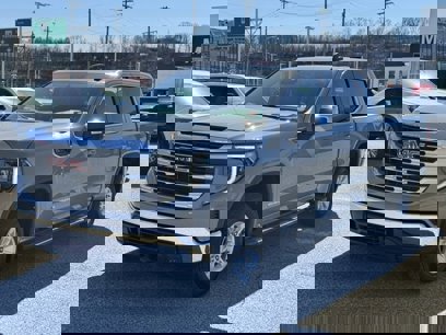 New 2025 GMC Sierra 1500 SLE w/ Preferred Package