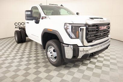 Used 2025 GMC Sierra 3500 Pro w/ Convenience Package