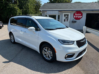 Used 2022 Chrysler Pacifica Touring