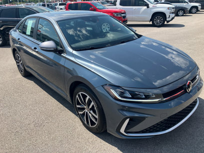 Used 2025 Volkswagen Jetta SE