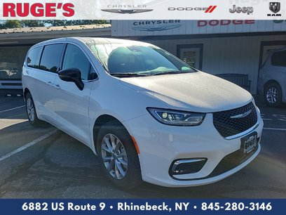 New 2024 Chrysler Pacifica Touring-L