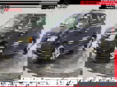Used 2014 Chrysler Town & Country Limited w/ Luxury Group