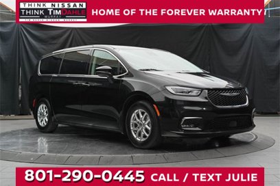 Used 2023 Chrysler Pacifica Touring-L