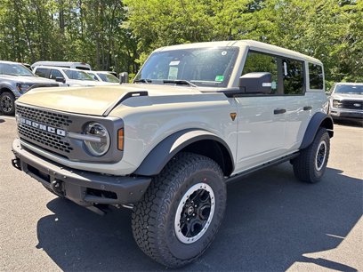 New 2025 Ford Bronco Badlands w/ Sasquatch Package